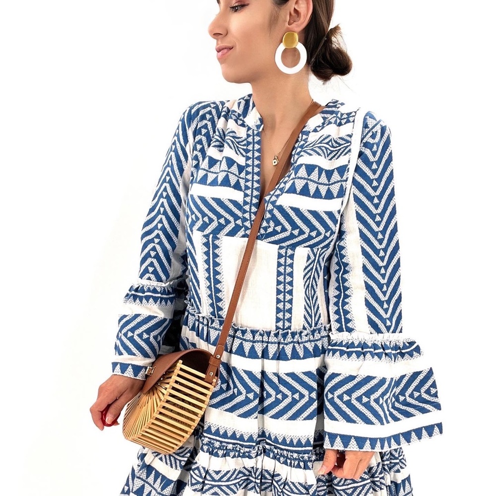 En Creme Blue and White Aztec Print Dress NWT Sizes Small -Large NWT - Picture 3 of 4